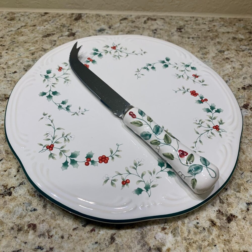 Pfaltzgraff Winterberry Cheese Tray with matching knife